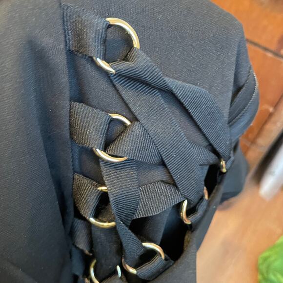 Twelve byOntWelfth Long Sleeve Lace Up Thong Bodysuit - Picture 9 of 13